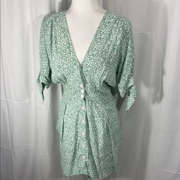 Faithfull The Brand Mariann Green Floral Button Mini Dress Size 6 (M) - Picture 2 of 10